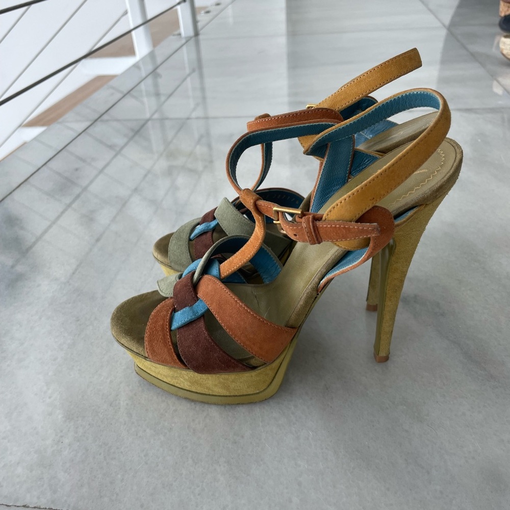 Beautiful comfortable YSL heels!